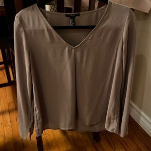Women’s top size medium